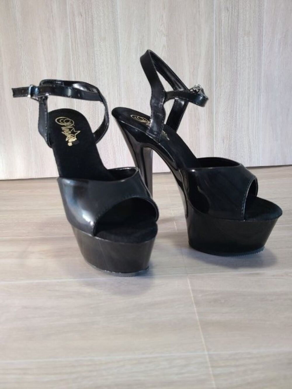 Pleaser KISS209 Black Patent Platform High Heels Women Size 7 Ankle Strap Pole